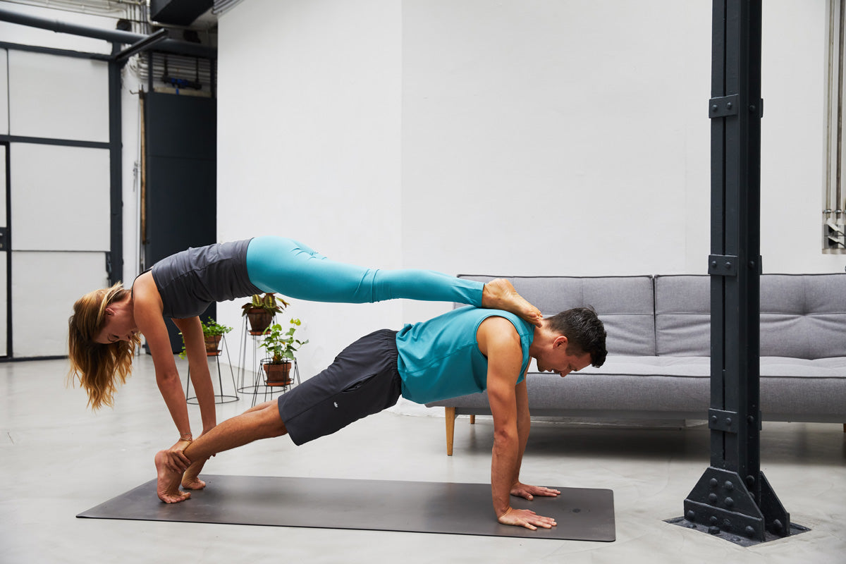 Acroyoga Everything about the yoga style and the best exercises Lotuscrafts