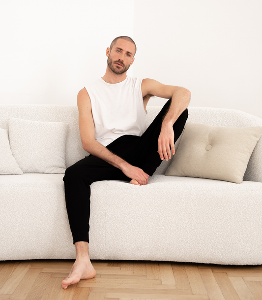 Schwarz Black - Organic Mens Yoga Pants Manu Couch Mood  | Lotuscrafts