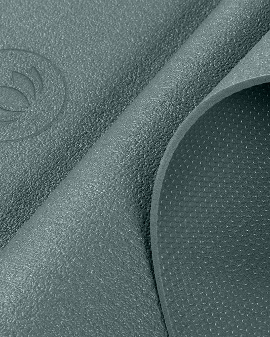 Balsam Green - Detailbild Zoom In Oberfläche Yogamatte Mudra Pro